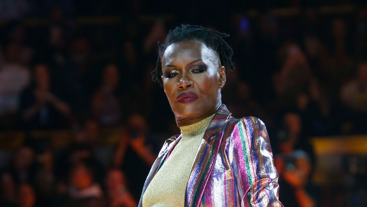 Olgamartn3z's tweet photo. Grace Jones stuns at Zendaya and Tommy Hilfiger's diverse Paris Fashion Week show - USA TODAY https://t.co/ReuMthnloX https://t.co/8WKPZTkYLH