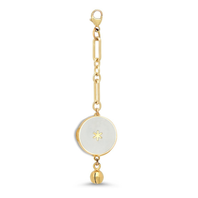 atokenoflockets's tweet photo. Who makes locket charms? ๐ซ We do. By popular request, we made our FAITH locket into a charm, added a gold bell to the bottom to make it extra cool. ๐ Pair it with our gold choker necklace and you'll be stylin'. #sundaymorning #sundaythoughts #sundaymotivation
#locketcharm https://t.co/QAoUd0FEik