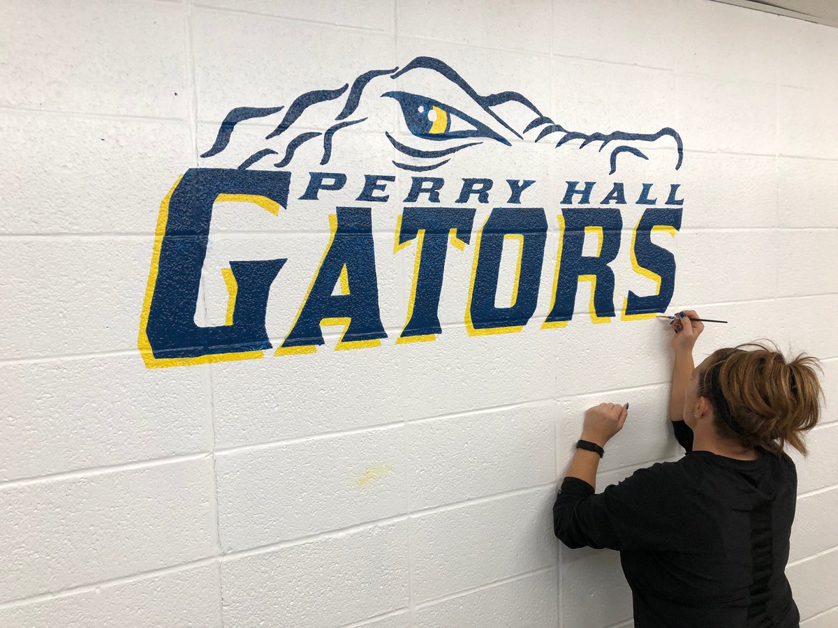 phgatorfootball's tweet photo. Thank you to Toni Ethington, Coach Sean Brooks, and AD Bob Hruz for helping put together a great athletic coaching office!  First class.
#destinationschool #perryhallgators https://t.co/bBi4qjjgyD