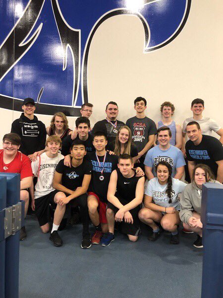 jacobjindra's tweet photo. Started with a dream, then a plan, then conversation, then action, now it’s the end of Season 2 for EHS Powerlifting and the team is more than double the size of last year, goal for next year is 50 competitors at State. Truly humbling to be able to help coach! #EHSPOW https://t.co/4fNqyma6Qz