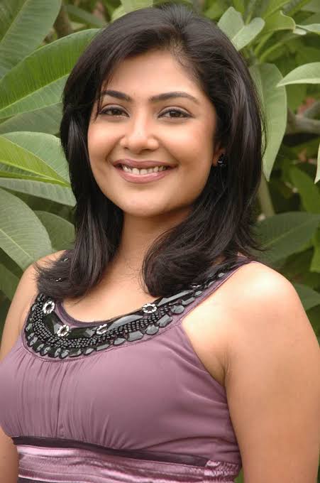  Happy Birthday Kamalinee Mukherjee(Telugu Actress) 4 March 1980 (age 38 years)  Famous Movie 
Pulimurugan(Myna) 