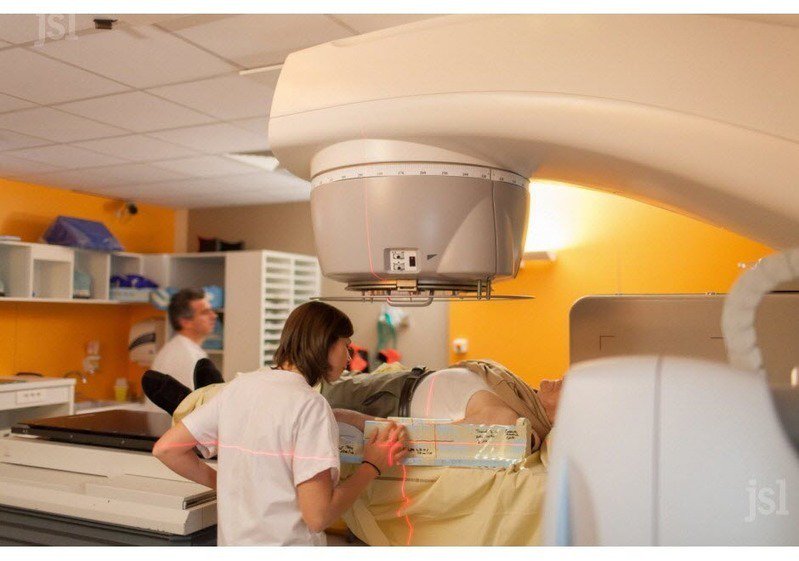 radiotherapiefr's tweet photo. Aujourd'hui, le #cancer du #poumon est plus menaçant que celui du #sein #hcsmeufr https://t.co/6d9thaHazP https://t.co/TrU1o0NceP