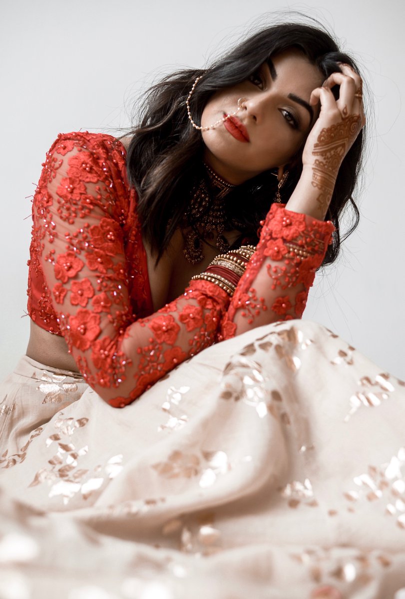 manikjassal's tweet photo. @ModernDayShiv KILLIN' IT in this look 😍 Shivani is rocking the Beige Nile Skirt X Queen Bee 2.0 Red Top and Nude Net Dupatta .

Available to purchase online at https://t.co/hpyhB2DDKq or at the Mani Jassal Showroom. Email us at info@manijassal.com for inquires. https://t.co/DJwbLgBvbo