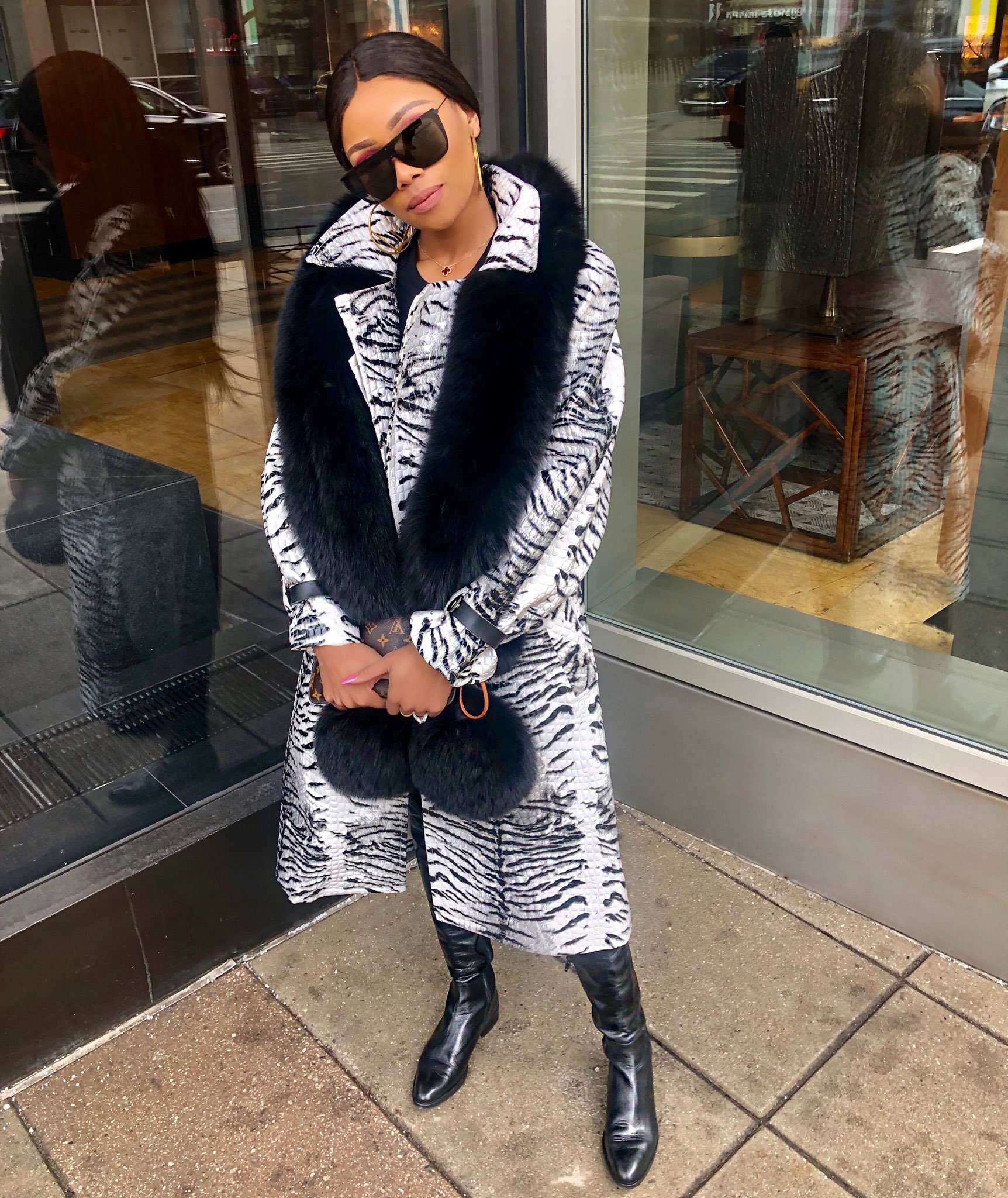Bonang M's World on X: The moment you've all been waiting for 😁 @bonang_m  in @therichmnisi ❤💫🙌🥂🚀 #2millionGang 👌 👑🐝🇿🇦   / X