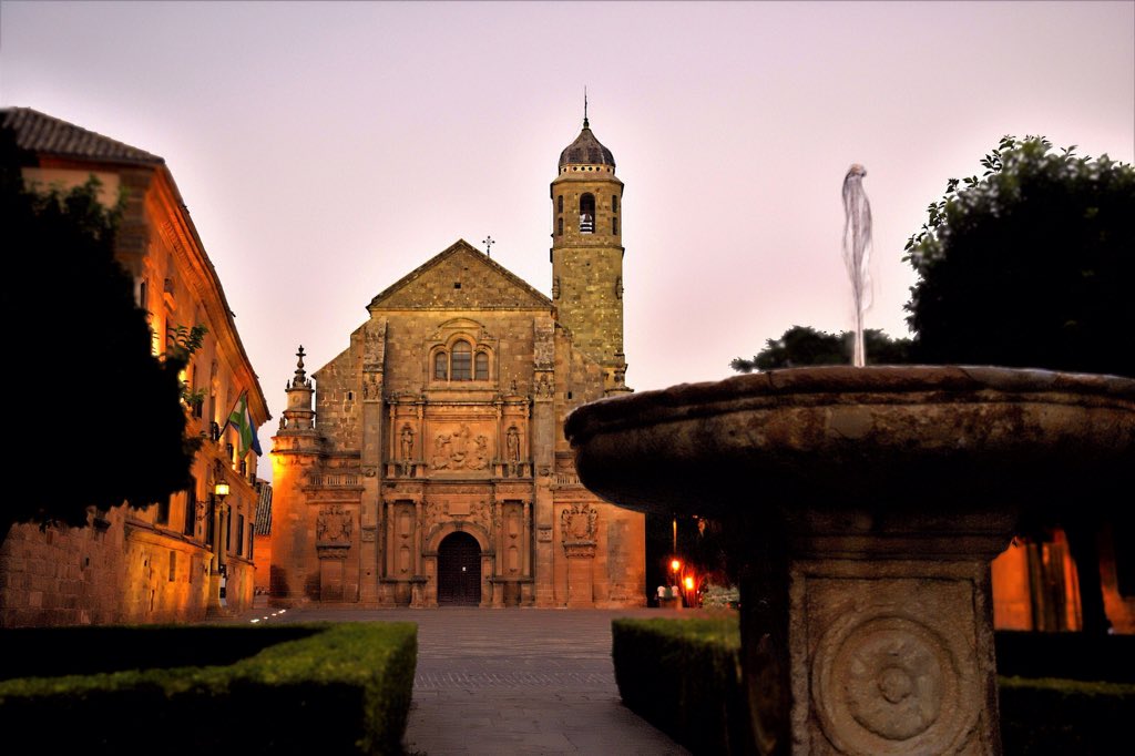 Un atardecer en #Ubeda #Jaen #Andalucia By Anavicor @AndaluciaenFoto @Jaenenfotos @andaluciaparais