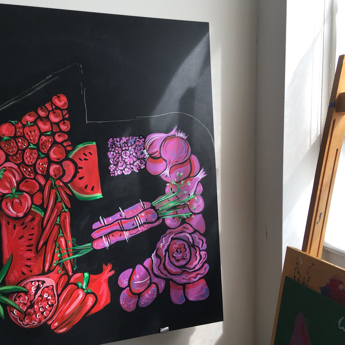 carolpravia's tweet photo. 💜❤️Avanzamos con más detalles del #mural ❤️💜 trabajoenproceso #crominando #coloreando #acrílicos 〰️〰️en cinco metros caben muchas #frutas y #verduras 〰️〰️ #pravia #workinprocess #painting #fruitcharacters #crazytipography #rotulacion @CostaverdeF https://t.co/kQLjdKkQ0U