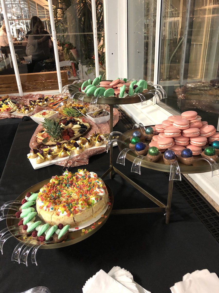 the_barlor's tweet photo. #dessertbar#fruiyypebblecheesecake https://t.co/8klK23X8Fd