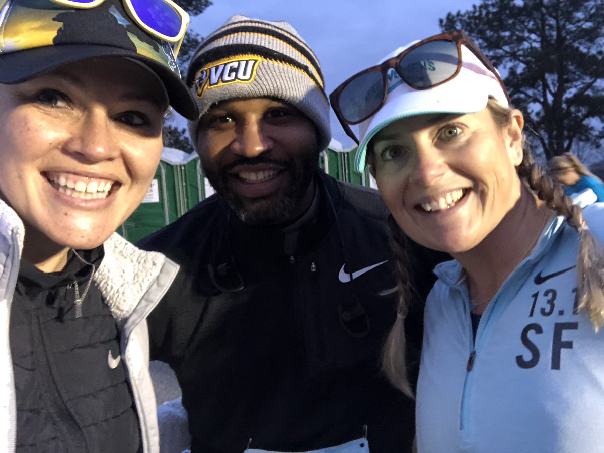 twinjamom's tweet photo. Inaugural One City Half Marathon was a blast! Congrats to all of the runners! @OneCityMarathon @Greenrunninggrl @VAeducatorRJW #trainjanda #liveloverun https://t.co/MysUNtkGAk