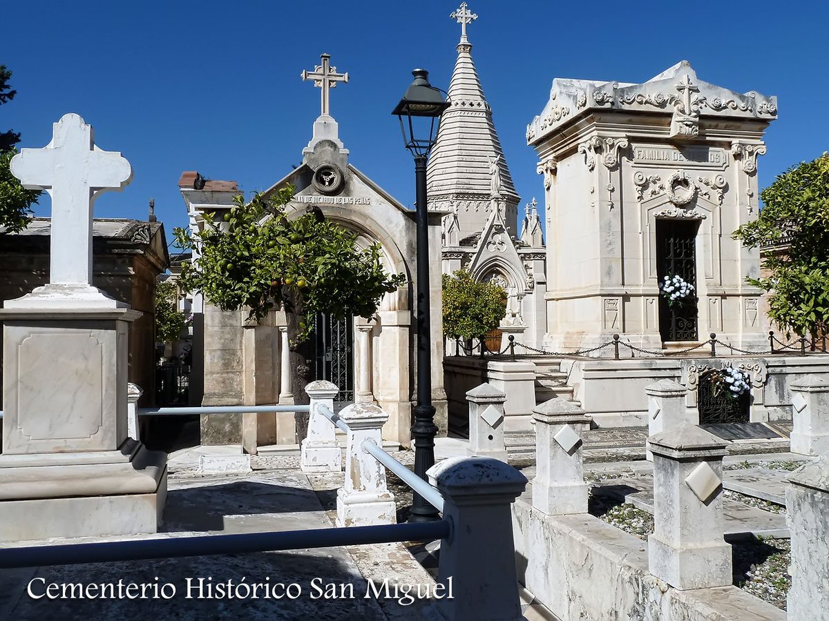 Eventos: * CULTOPÍA “Malagueños ilustres del Cementerio San Miguel” 23 Marzo (11:00 h) bit.ly/2SGsBtn * EVENTOS CON HISTORIA “Clásicos en San Miguel” 27 Abril (20:00 h y 21:30 h) bit.ly/2TbIGfT * AYUNTAMIENTO DE MÁLAGA- 23 Marzo (11:00 h) bit.ly/2gxDw81