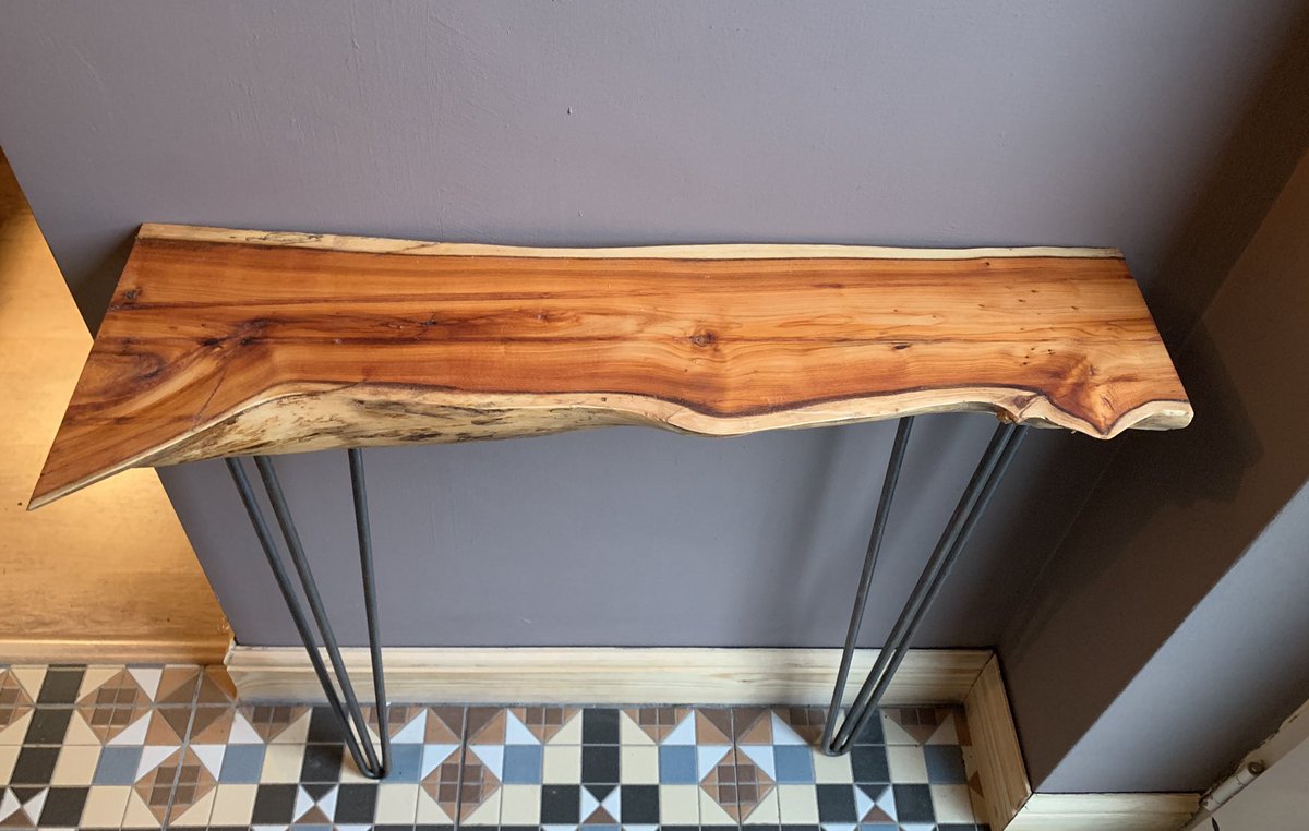 dan_workshop's tweet image. New hallway table I made on etsy