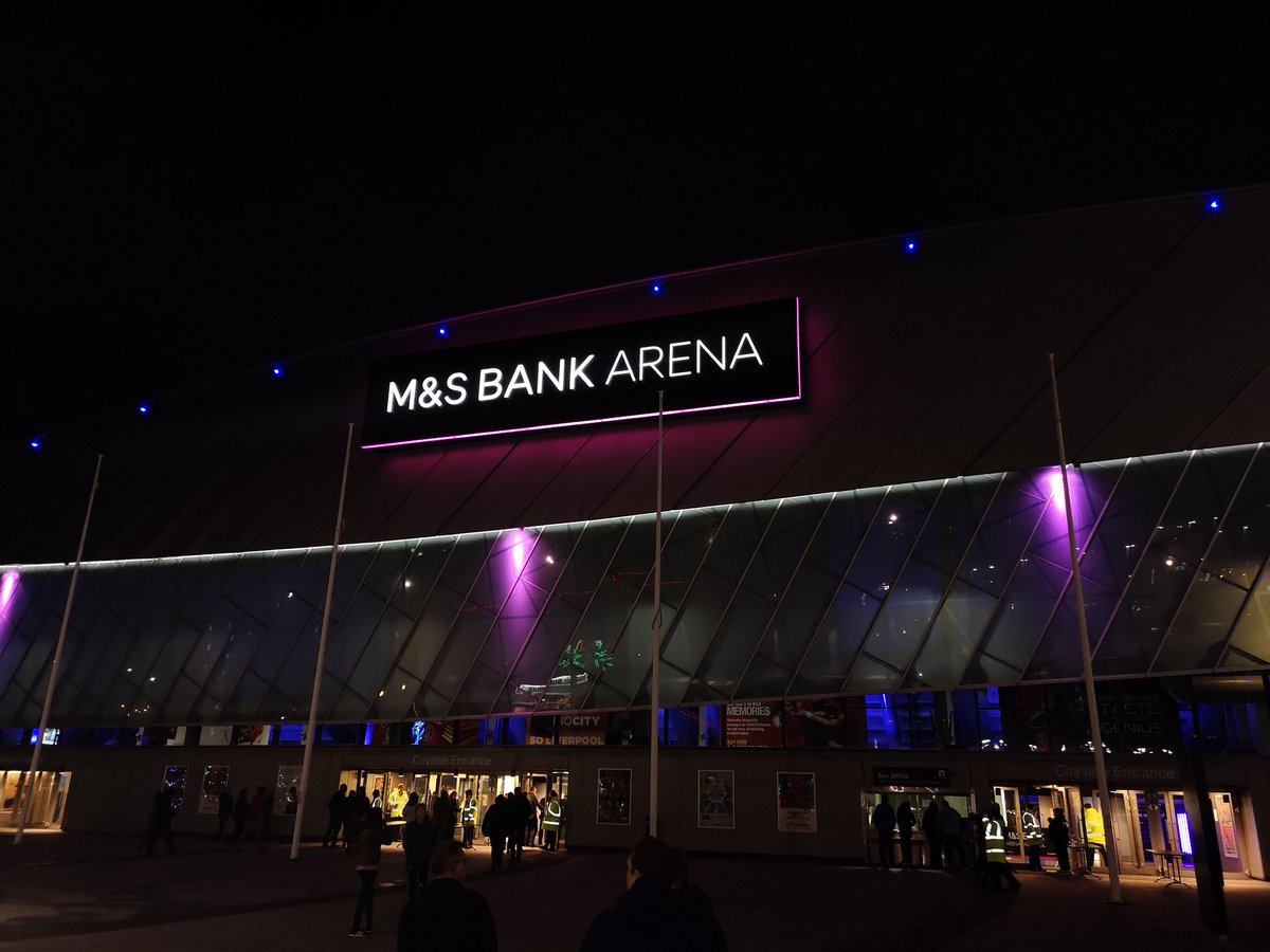 spacemonkeylufc's tweet photo. On our way to see @mrnishkumar at the #echoarena, and discovered an interesting fact - literally no-one cares about the second company to have naming rights. Isn't that right, @MandSBankArena https://t.co/cLrwSkoAqc