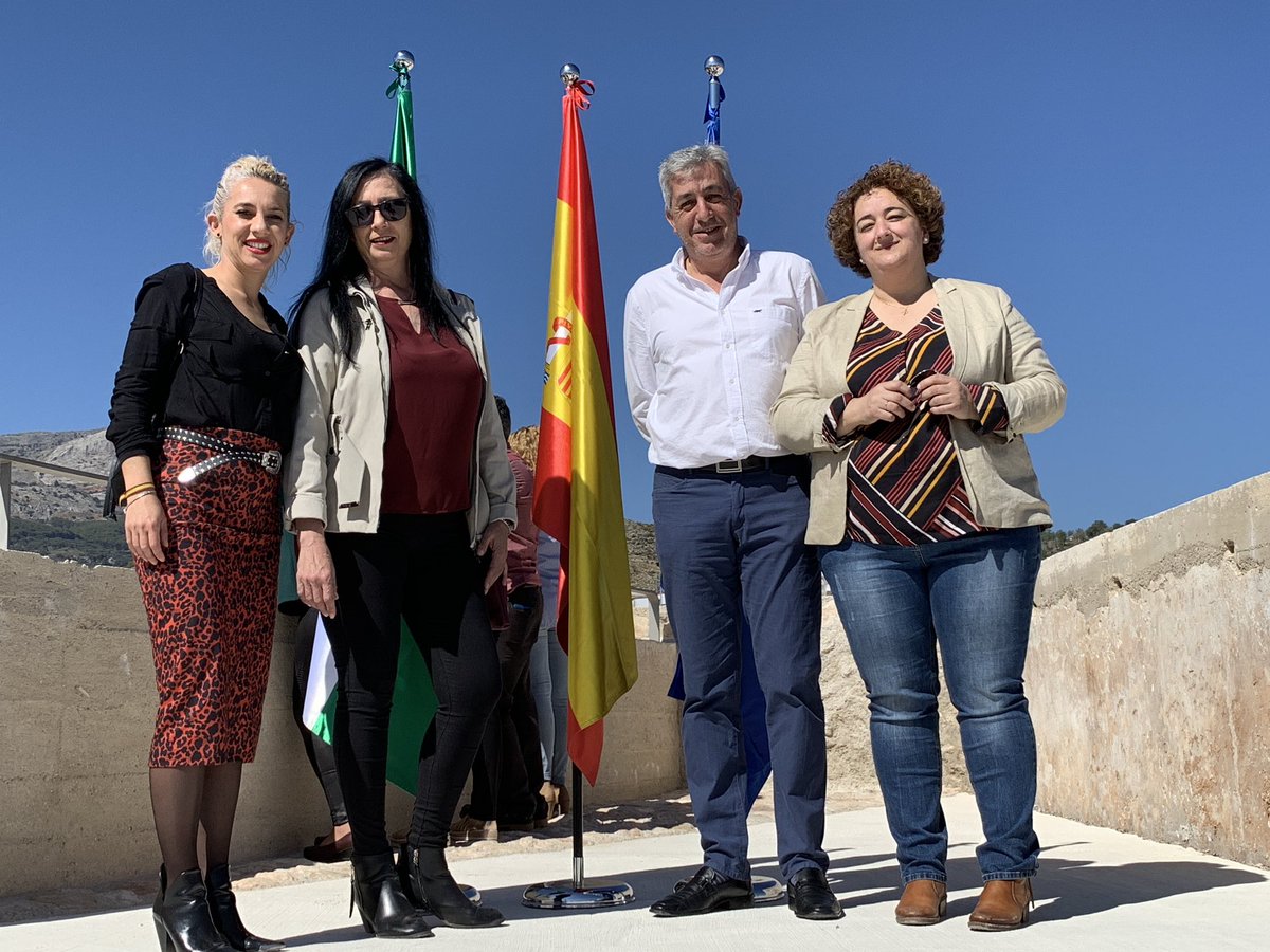 rosafuentespe's tweet photo. Esta mañana , inaugurando la obrade restauración del Castillo de #Illora #ojoderechodegranada. Por la tarde compartiendo con lo vecinos de #Bracana un buen rato #ataraeldiablo https://t.co/8ObTTltfX9