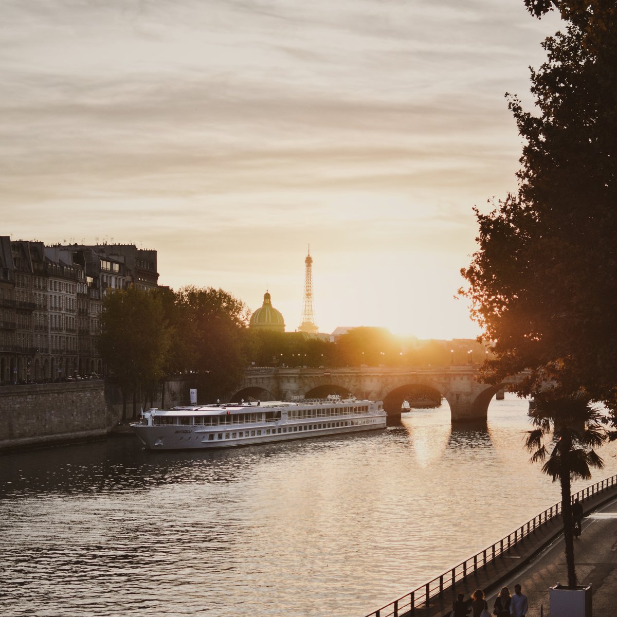 Trabber's tweet image. 📍 #Paris es siempre una buena idea 😊💘 

Echa un vistazo a las mejores ofertas para viajar barato a la Ciudad del Amor 😍✈️ #FelizFinde! trabber.es/vuelos-a-paris…