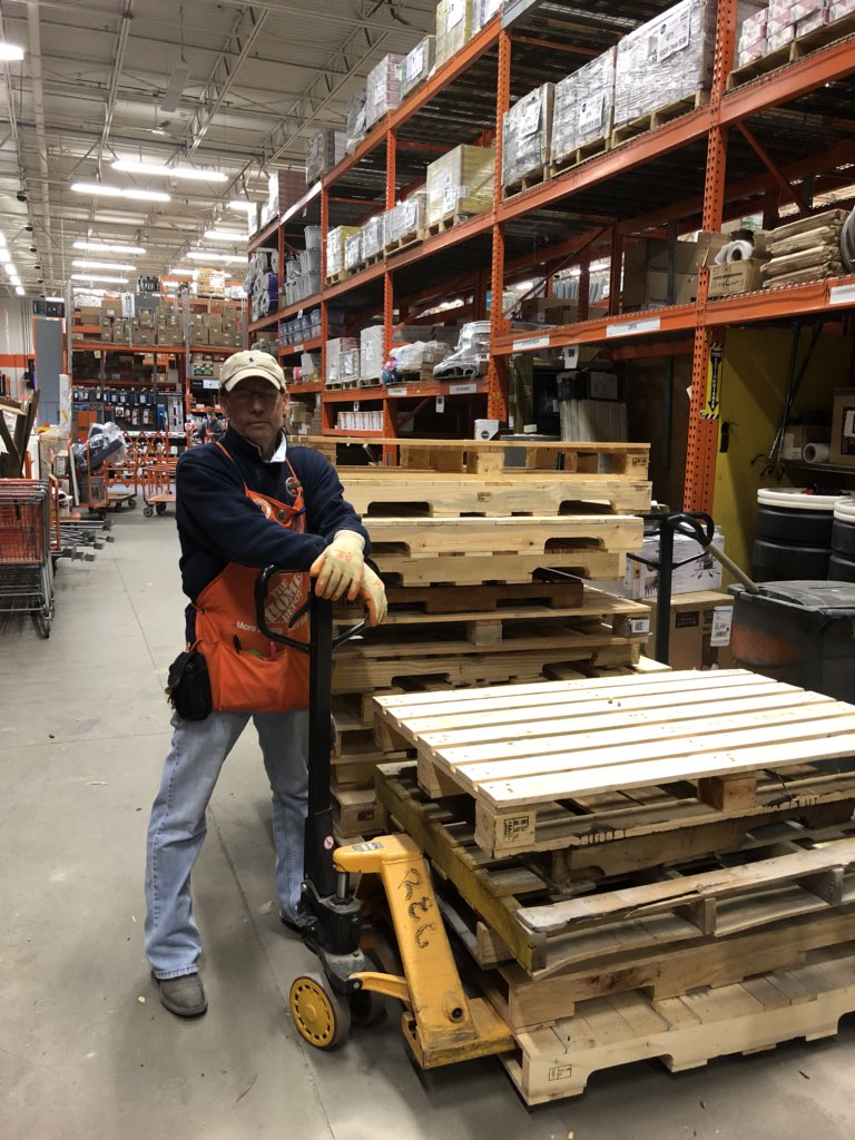 DesireeMcCorm16's tweet image. Thank you Mike Eppinette for all your help in pack down flooring at the Fort 1404.  I appreciate your partnership.  #BDDSW