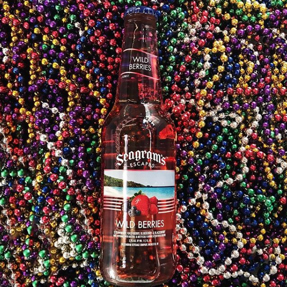 KristenDistTX's tweet photo. How are you celebrating this Carnival season? Let @seagramsescapes​ be apart of your festivities.  #DrinkResponsibly #MustBe21 https://t.co/SBjqsJ6K9o