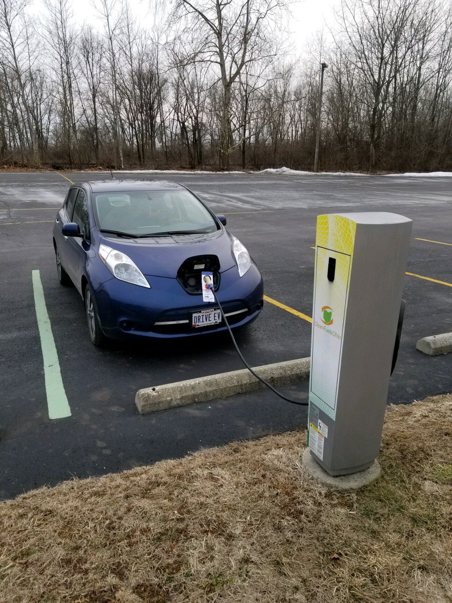 Stopped by the Electric Trade Center for a little L2 boost on the way home and to #SupportLocalChargers #EV #DriveEVCbus