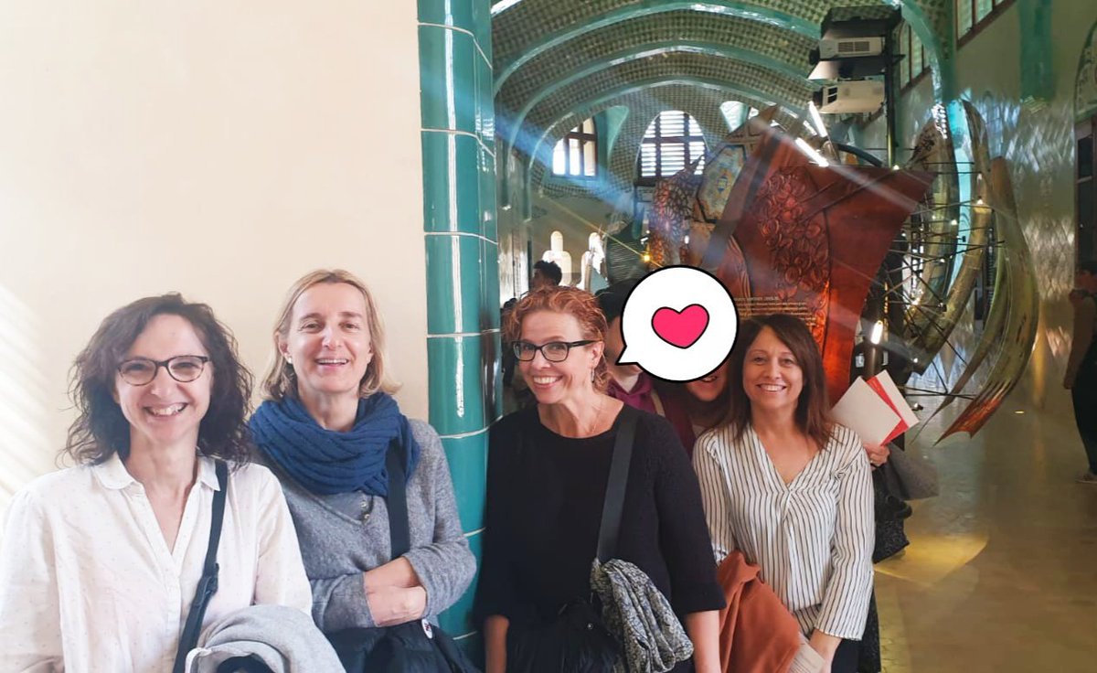 sandranuneztrad's tweet photo. Quin gran dia visitant el recinte modernista de l'@HospitalSantPau amb les amigues de la @FBiD_UB, és genial q ens seguim veient quasi 30 anys després d'acabada la carrera! I sempre és com si ens haguéssim vist ahir! Deu ser això, l'amistat! 😍 #EnsVeiemAviat💃 https://t.co/xWUqlWCFtO