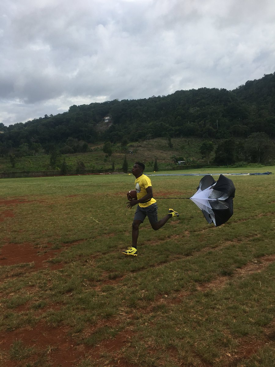 Classof876's tweet image. #FootballScholarships are not “given”, they are EARNED! #TheTouchdownProject #AmericanFootballJamaica