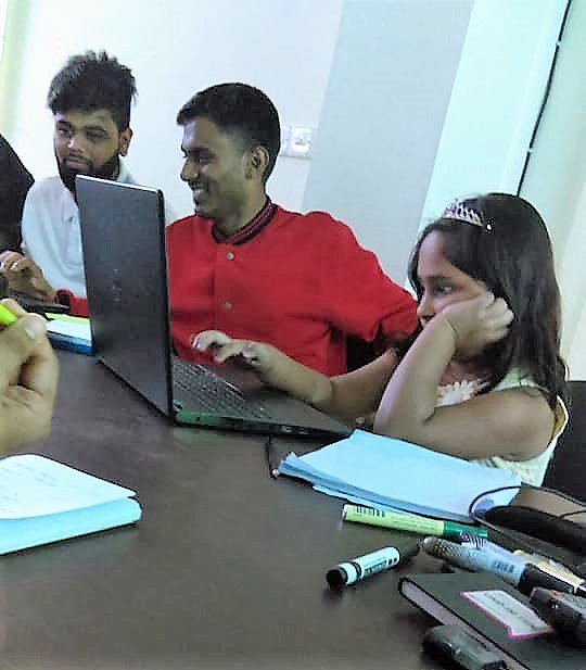 raisharahman201's tweet photo. #_Amazing #Cyber #girl #Raisha #Rahman. #The #Worlds #Youngest #Computer #Programmer... https://t.co/pYk2a8kG6R