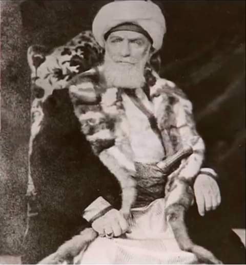Reis_1_1071's tweet photo. 3 Mart 1924

95 YIL ÖNCE İngilizler
#Hilafet 'i KALDIRTTI

SON HALİFE
Abdül Mecid EFENDİ

İLK HALİFE
Yavuz Sultan Selim'İN ELBİSELERİ İÇİNDE https://t.co/g6KGSrM64w