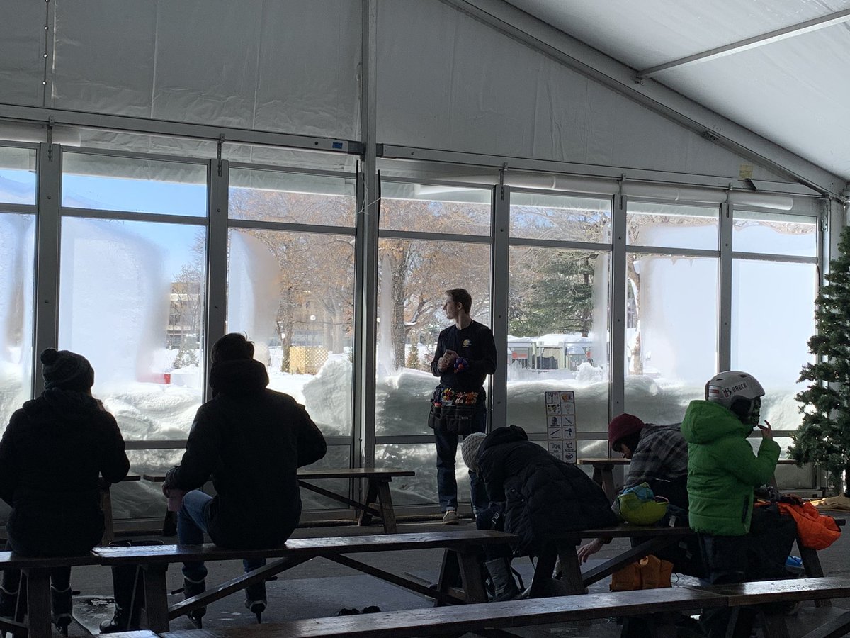 MplsDowntown's tweet photo. Skates ☑️ Hot cocoa ☑️ balloon animals ☑️ hearty Minnesotans ☑️ come join us at @MplsWinterSkate for our final day of the season in Loring Park! #mplsdowntown #mymplsdt #2025plan https://t.co/pRrlUvmIdP