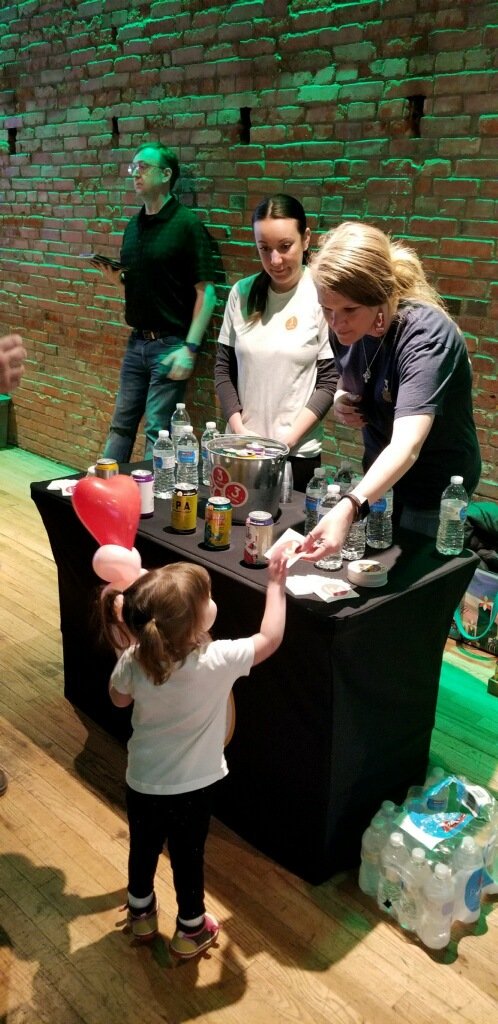 NTIF_scma's tweet photo. #yelp #yelpfamilies #previewexperience #preview #ntif #ntif2019 #slainteyall @Yelp @3NationsBrewing https://t.co/VI7MXCFrYZ
