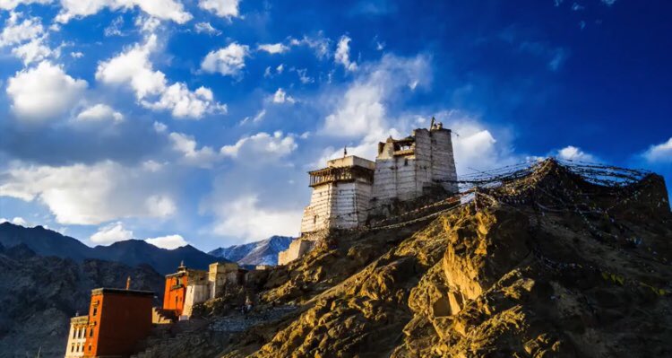 OpenExplorers's tweet image. Join Daniel in a Facebook Live Chat on Thursday at 7pm (German time) when he’ll be doing a Q&amp;amp;A about his forthcoming Himalayan tour with Almoto, who are sending him as a guide for 6-10 participants.