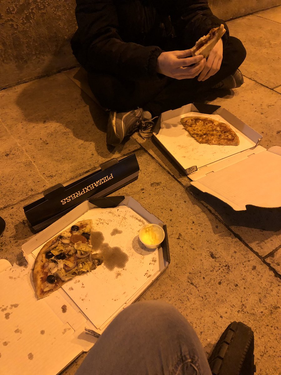 madzee_may's tweet photo. @doddleoddle ITS MY BIRTHDAY AND I WAS EATING MY PIZZA IN THE CENTRE OF TOWN AND AN OLD MAN PULLED UP AND PLAYED HUMAN FULL BLAST. i’m crying, best end to my birthday EVER @doodleoddle @doodleoddle #HUMANEP #dodie #doodleoddle #birthdaygirl https://t.co/sPg8dGQ2RC