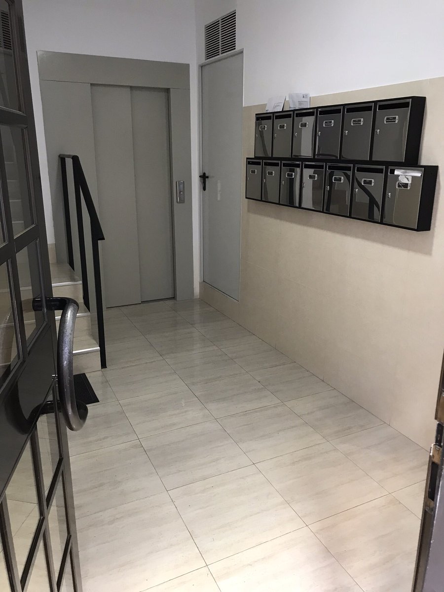 EmilianoSimkus's tweet photo. VALENCIA. Local REFORMADO. IDEAL INVERSOR 10% ANUAL. Zona Patraix. Es diáfano, cuenta con 85m2 totales, tiene 2 aseos, esta a pie de calle y tiene patio interno. Al lado de calle uruguay y carteros, trafico. Ideal inversor PRECIO €59.900. Más info y fotos por whatsapp 651027519. https://t.co/fOzQ4PBNY9