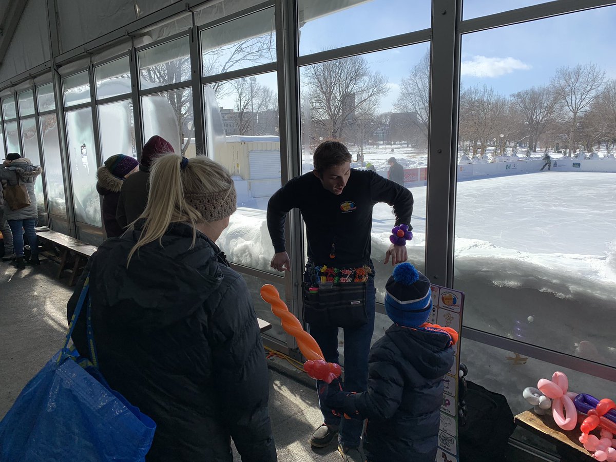 MplsDowntown's tweet photo. We’ve got fun activities to keep you warm in between your trips out to the ice. Stop by @WellsFargo @MplsWinterSkate Community Thank You day in Loring Park! #mplswinterskate #mymplsdt #mplsdowntown #2025plan https://t.co/OrxHhCbyaM