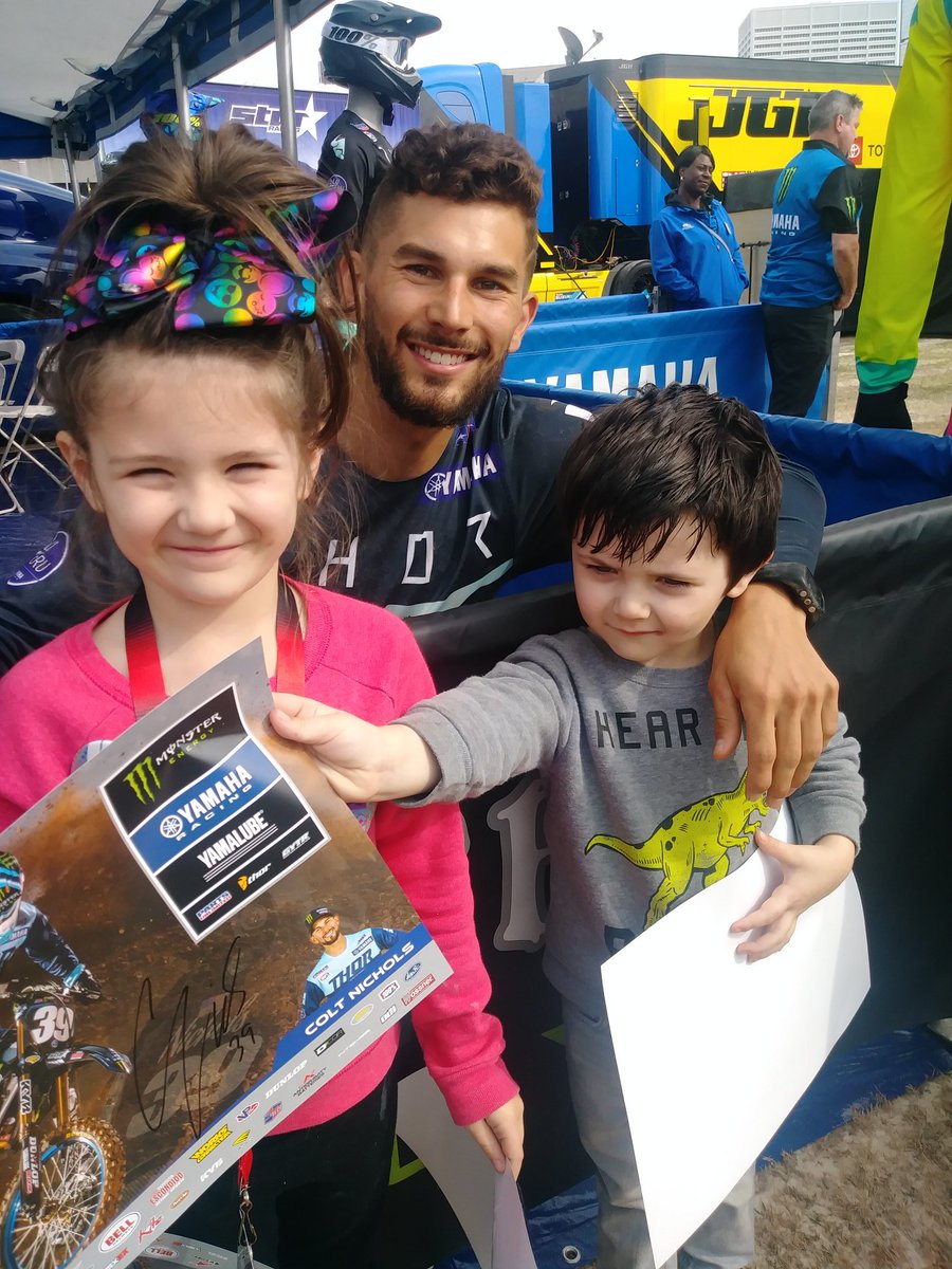Yblood90's tweet photo. The kids enjoyed getting to meet @ColtNichols39.
#SXATL https://t.co/bgT3Y7jiBj