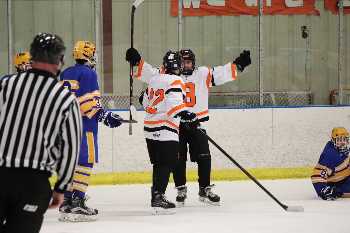 justinchenaille's tweet photo. The blood, sweat, and tears that went into the game last night is what makes high school hockey so amazing. One of the best high school sporting events ever played. Proud to call all 4 seniors my line mates, thank you for everything boys. Nothing but pride, what a season 🧡🖤 https://t.co/7zu85MqUEh
