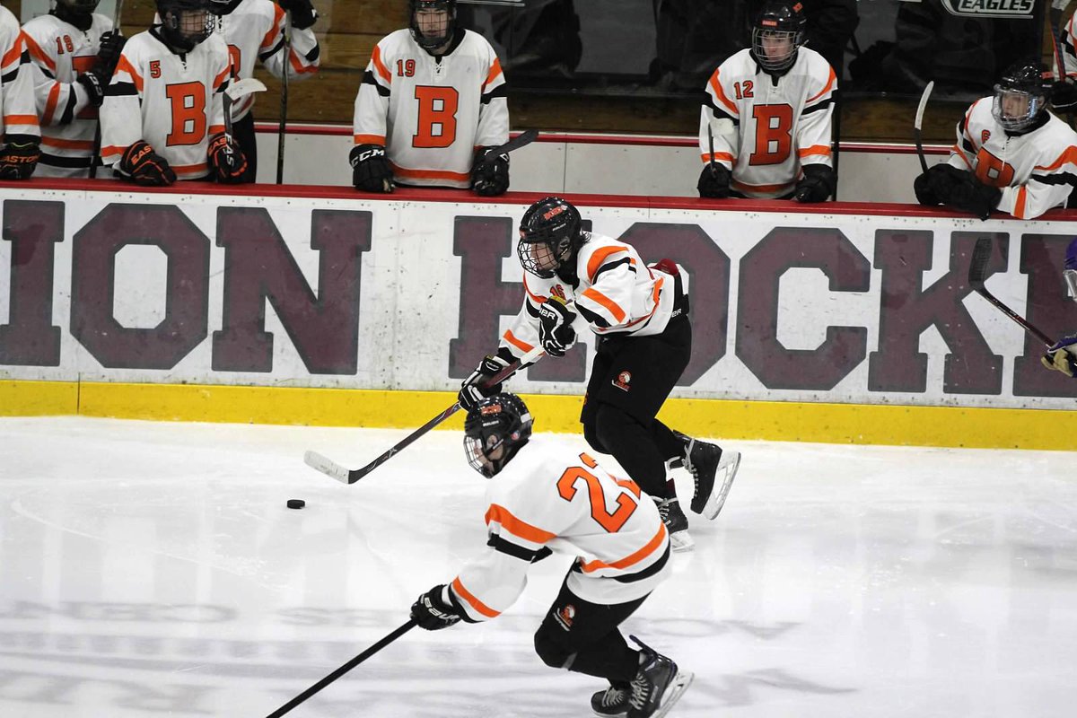 justinchenaille's tweet photo. The blood, sweat, and tears that went into the game last night is what makes high school hockey so amazing. One of the best high school sporting events ever played. Proud to call all 4 seniors my line mates, thank you for everything boys. Nothing but pride, what a season 🧡🖤 https://t.co/7zu85MqUEh