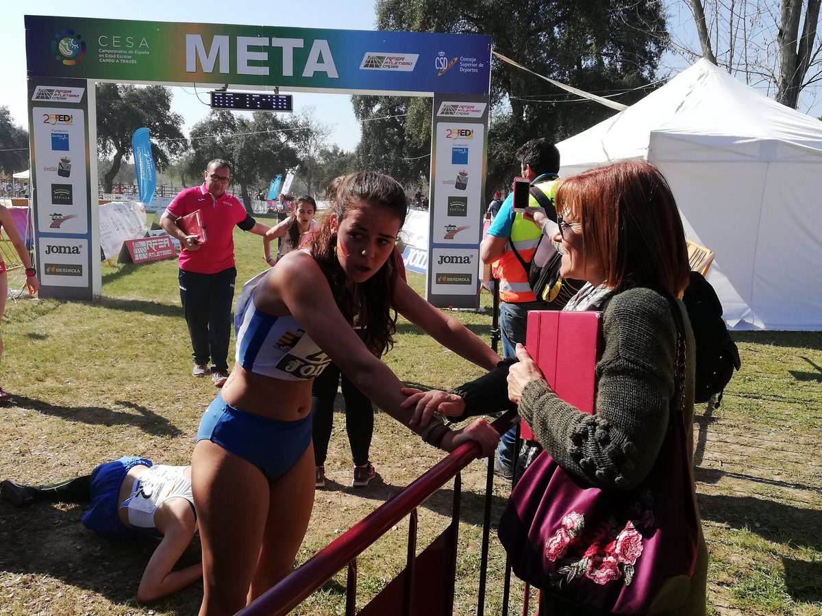 RoGomezRomero's tweet photo. Impresionada por algunas de las imágenes que nos ha dejado hoy el Campeonato Nacional de #Atletismo Campo a Través en edad escolar organizado por @AytoVillamanriq. ¡Esta #juventud mola mucho! https://t.co/aEG9Qjmx4W