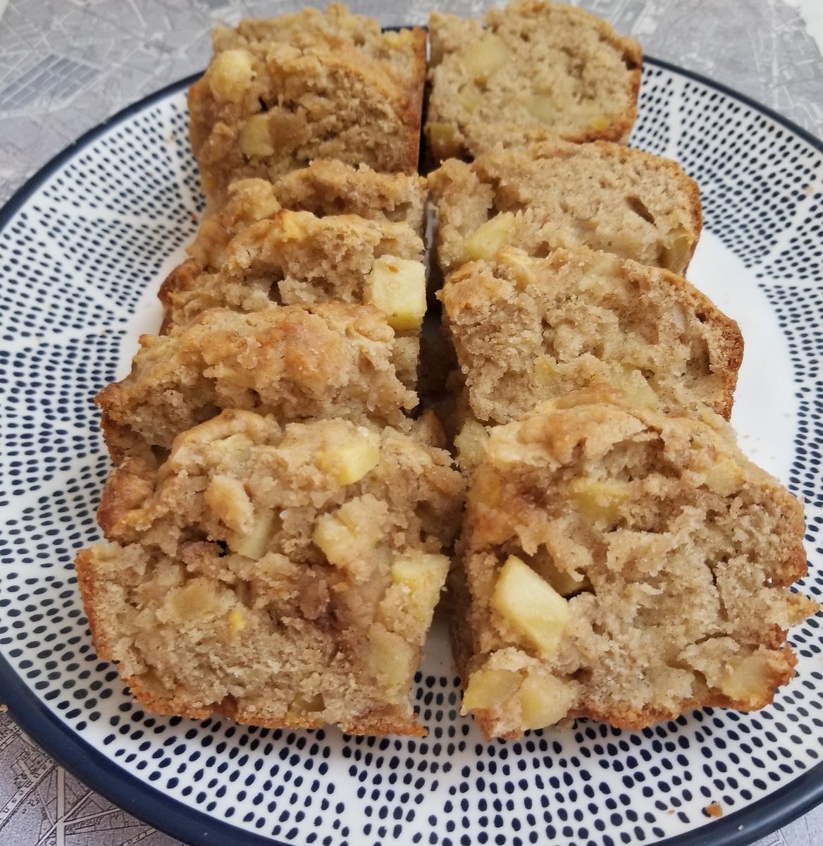susankalexander's tweet image. Baked apple cinnamon bread on this snowy day. #smellssogood #yummy #breadsofinstagram #winterbaking