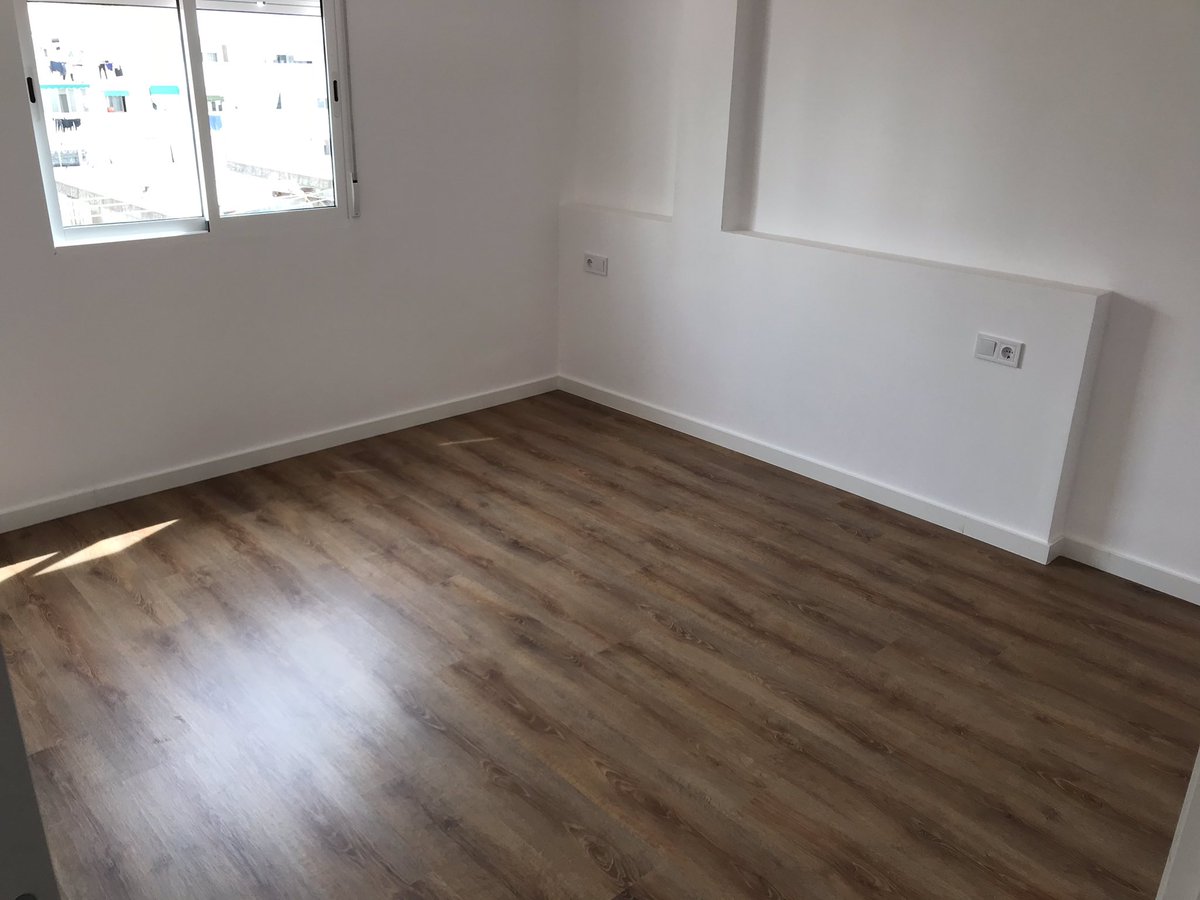 EmilianoSimkus's tweet photo. VALENCIA, TORMOS. Piso de 3 habitaciones con 75m2 a estrenar. Cocina Americana, baño completo, amplio salón, mucha luz y todo a nuevo. Calle camino de Moncada y Pêset Alexandre. Bajos gastos de comunidad y buenos vecinos. 4TA PLANTA SIN ASCENSOR, pero hace como una 3ra. €85.000 https://t.co/B6MsaikwvI