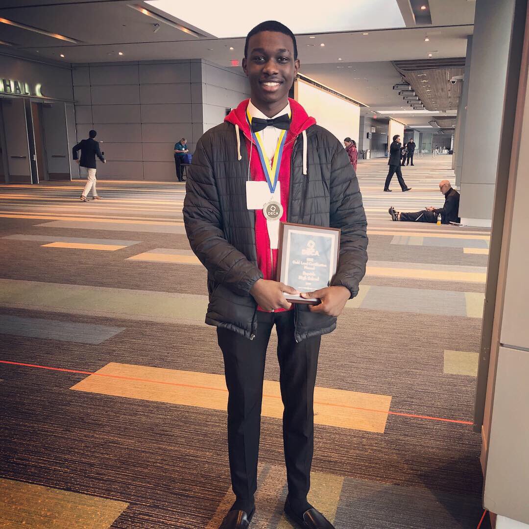 ms_eubanks17's tweet photo. Baysideβs School Store is Gold Certified π good job, Drew! Weβre going to DECA Nationals! #deca #decaslc https://t.co/fzZJpwoMII