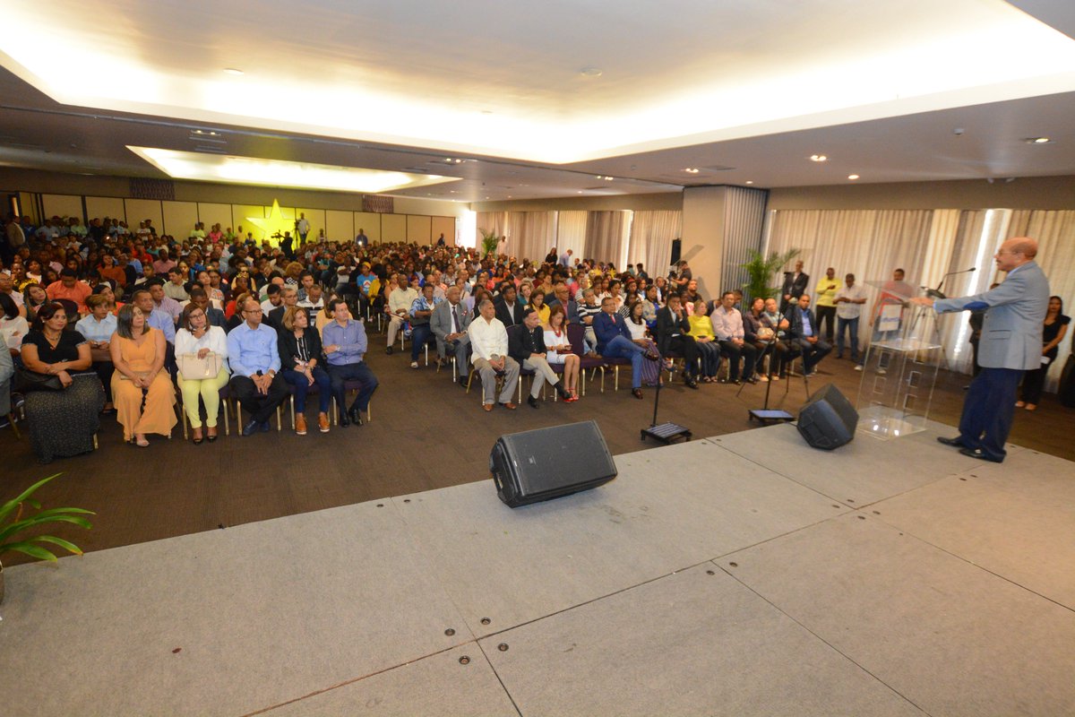 elnuevodiariord's tweet photo. Temo Montás se compromete a fijar 4% del PIB al sector salud

https://t.co/DJP2HdAvnl

#ElNuevoDiarioRD #TemoMontás #SeCompromete #AFijar4% #DelPIB #AlSectorSalud https://t.co/5yndrgJ0tv