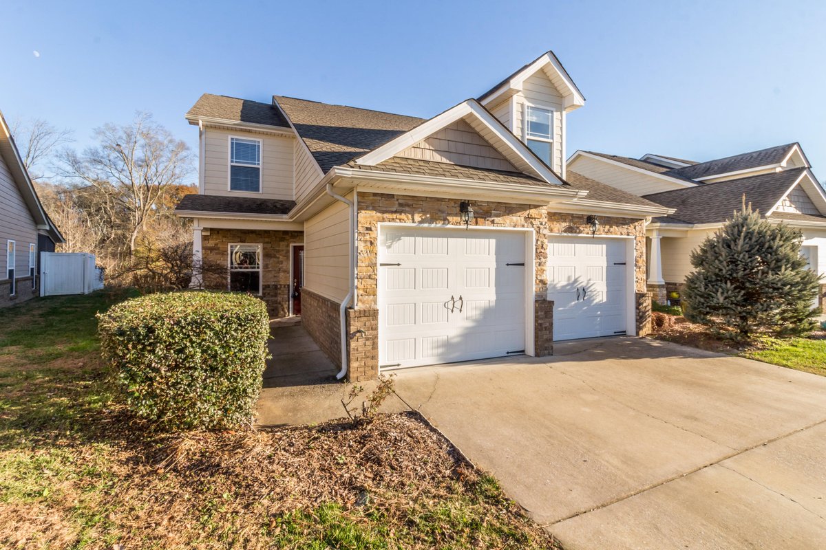 You can make this house your home! Ask me for more info. #realestate  cpix.me/l/66625473