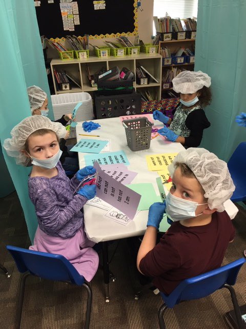 wendymaebranson's tweet photo. Classroom transformation (posting late). Doing some surgery on contractions. #northwestELA #HatfieldElem #makelearningfun https://t.co/QzFJDW7nJ6
