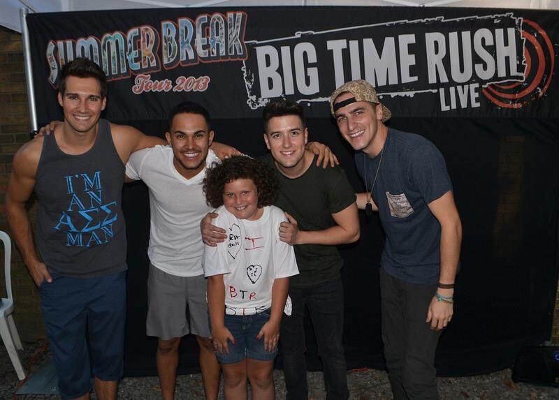 T2FFANYROCK's tweet photo. @bigtimerush plEASE do a reunion tour and come to Saratoga NY because you don’t know how bad I wanna recreate this @HeffronDrive @jamesmaslow @TheCarlosPena @1LoganHenderson https://t.co/Ug2pdq0kCh
