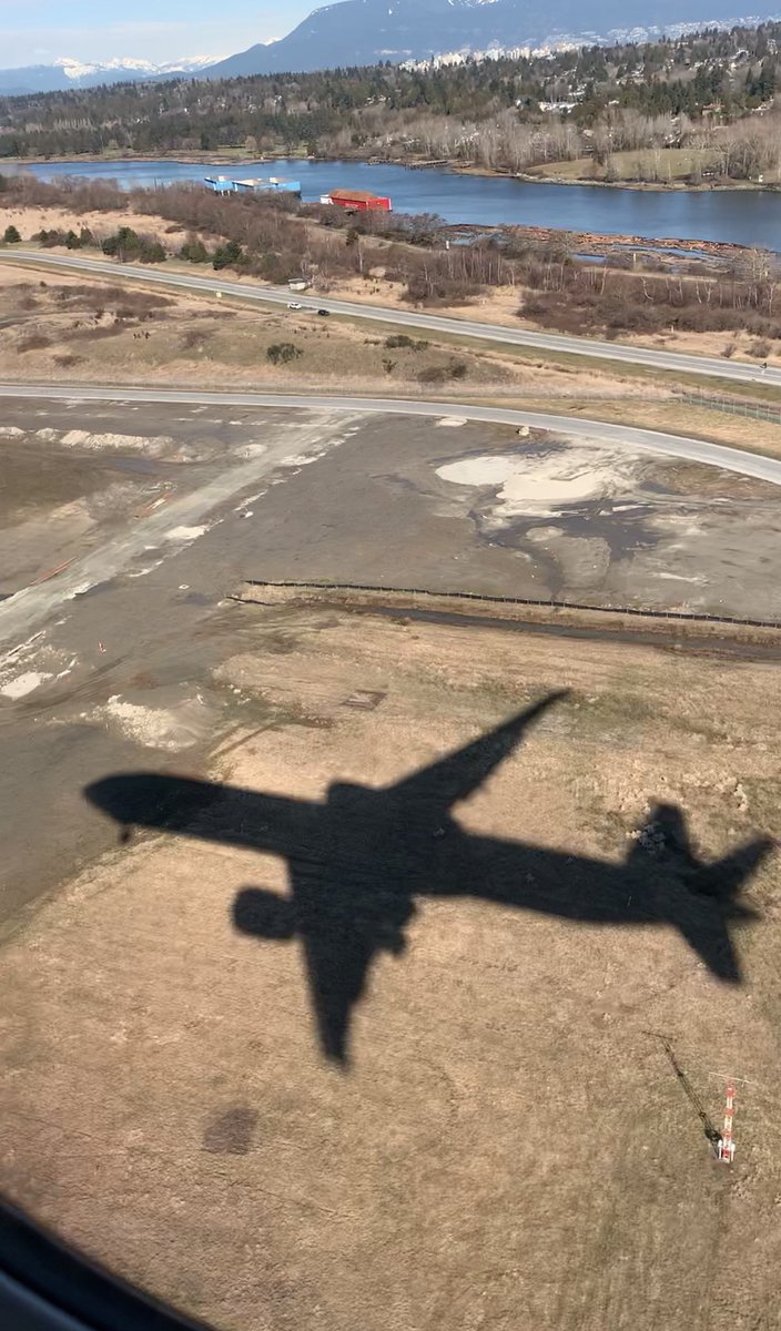Shadow chase into Vancouver <a href="/AirCanada/">Air Canada</a>