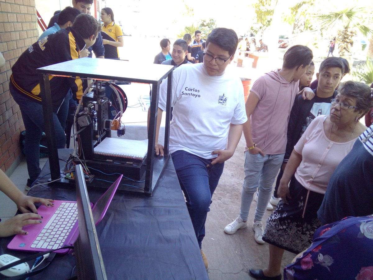 cesarastorg's tweet photo. Casa abierta BATEIL.
Presentando proyectos de titutalacion de la carrera de sistemas.

Todos los proyectos se construyeron con tecnologías libre y S.O. gnu/Linux. https://t.co/fIu9kX05Wc