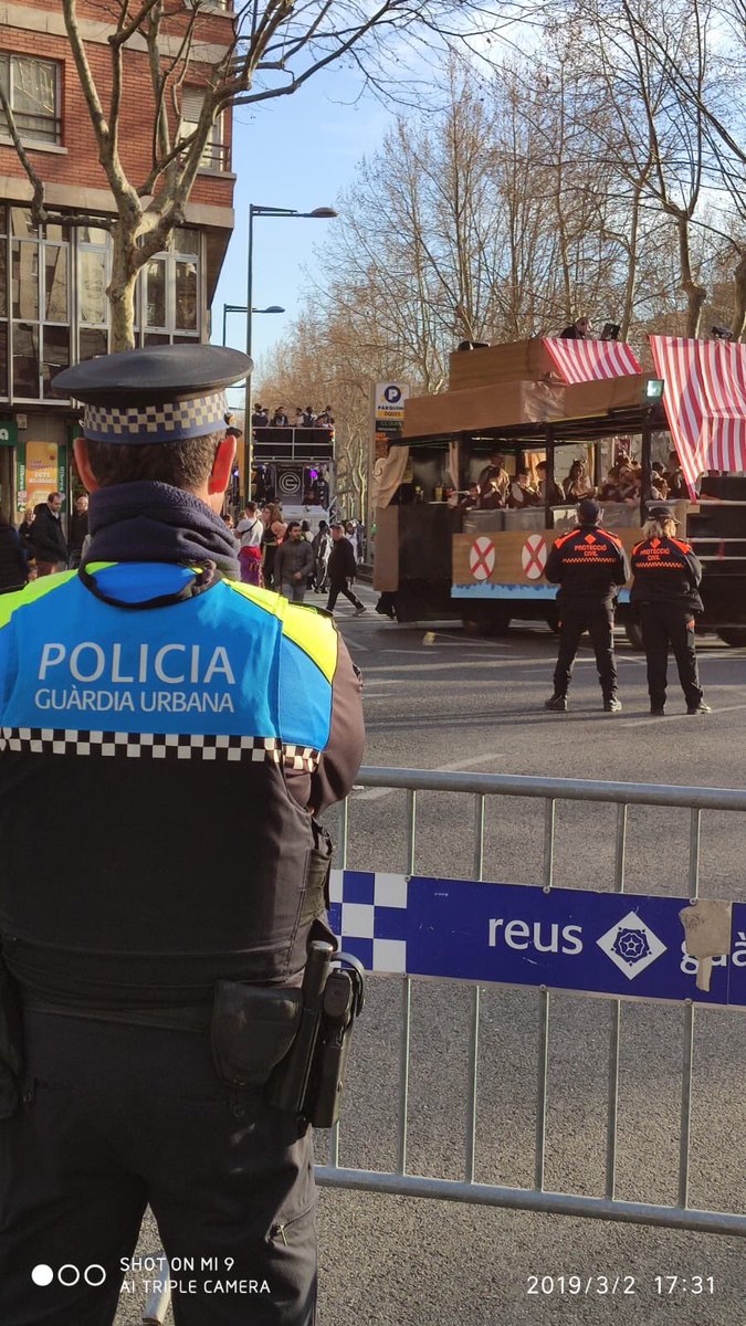 Finalitzem cap de setmana de carnaval.
Però això no es tot demà al mati tenim #expoprofit a la plaça Mercadal. 
Una vegada mes treballant amb <a href="/reusgurbana/">Guàrdia Urbana Reus</a> <a href="/ReusCreuRoja/">Creu Roja a Reus</a> <a href="/reus_cat/">Ajuntament de Reus</a> 
(Imatge de Guardia Urbana Reus)