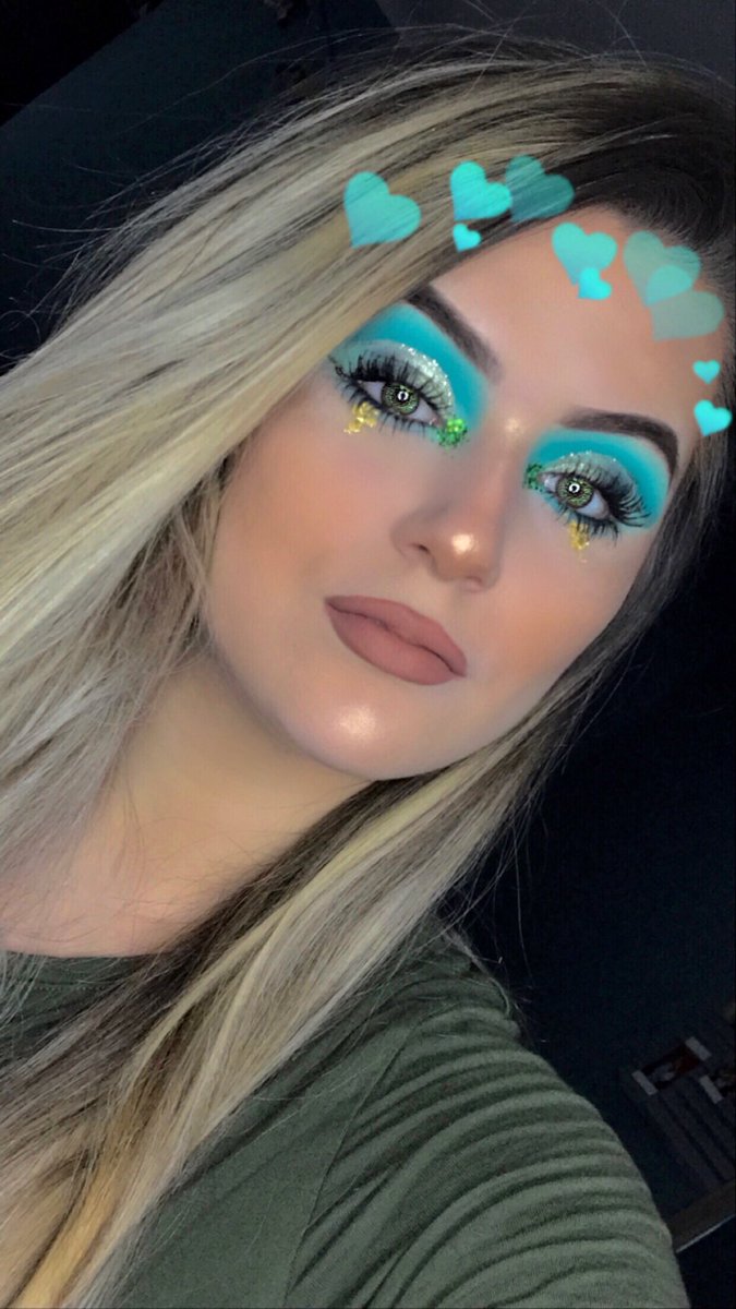 maddyschatzle's tweet photo. trying out my new @hudabeauty palette and fell in love 😍 only a couple of days left to leave a testimonial for me to become apart of the #sephorasquad! my goal is 100 &amp; I’m around 80, anything helps!! https://t.co/FDBXMed3QO https://t.co/m3hHyfUu2D