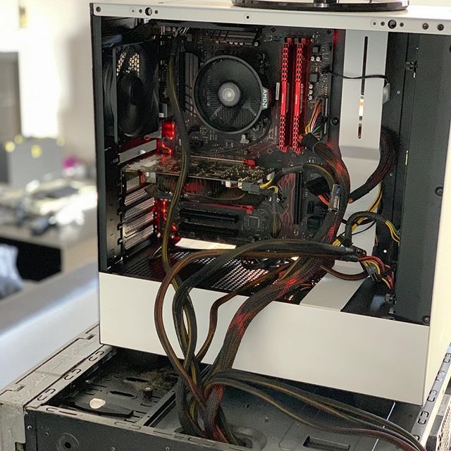 JoeyBybee's tweet photo. It’s alive, ITS ALIVE!!!!
#geek #Gamer #MacGuyver #sundayfeels  #meetthebybees https://t.co/w98ROYV0Ym