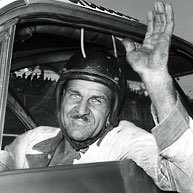 foreverfeb17's tweet photo. Our first hero of 2019 is Wendell Scott, the first African American to compete and win in NASCAR. Read more on our Instagram. #NASCAR #foreverfebruary #BlackHistoryMonth #BlackHistoryMonth2019 #racing https://t.co/mLbMZg6N7H