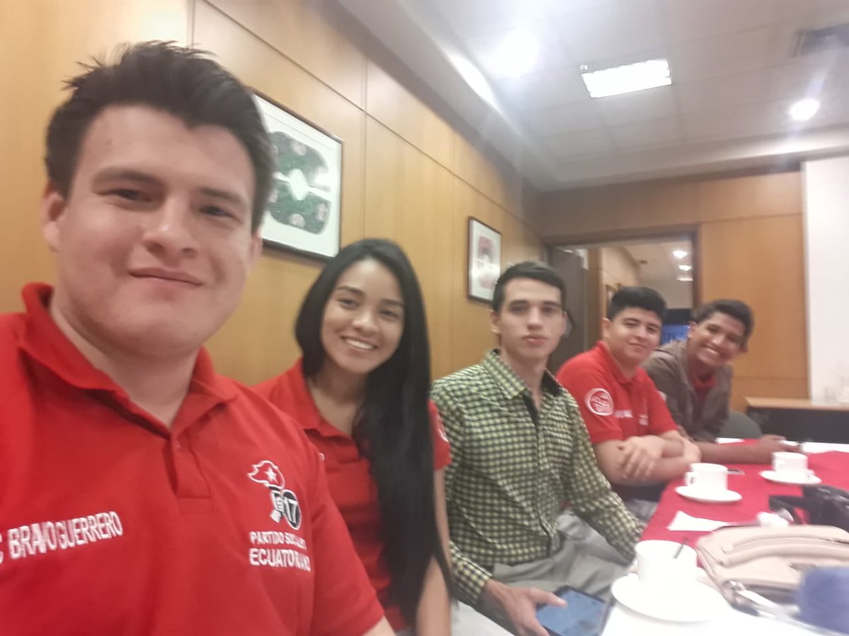 Medallaj27's tweet photo. La juventud socialista de diferentes ciudades del país se concentran en Quito para debatir y analizar temas de coyuntura nacional donde se destaca la importancia de la juventud en la participación política @LaRenovacionS
#JornadasDeReflexión #RenovaciónJuvenil https://t.co/PeRQTHOJGk