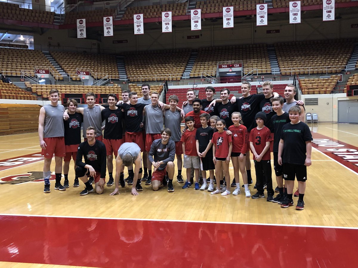 ADurbin08's tweet photo. @OhioStateMVB thank you for sharing your love for the game with some of your biggest fans. #gobucks #rememberingwhatsimportant #classact https://t.co/5Jxd98dFnN