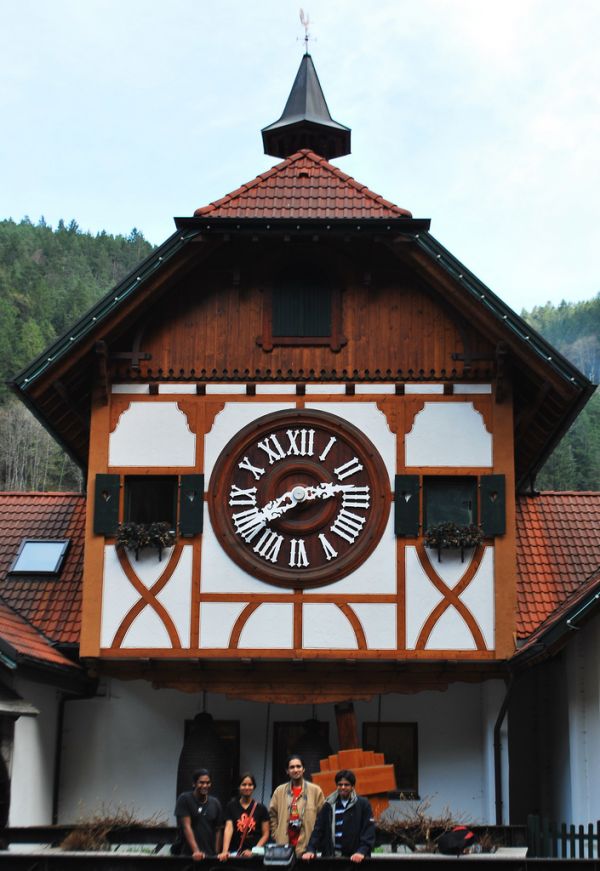 CuckooClock3's tweet photo. I found my new home aka the world's biggest cuckoo clock #goals https://t.co/yBCnAGaSPr